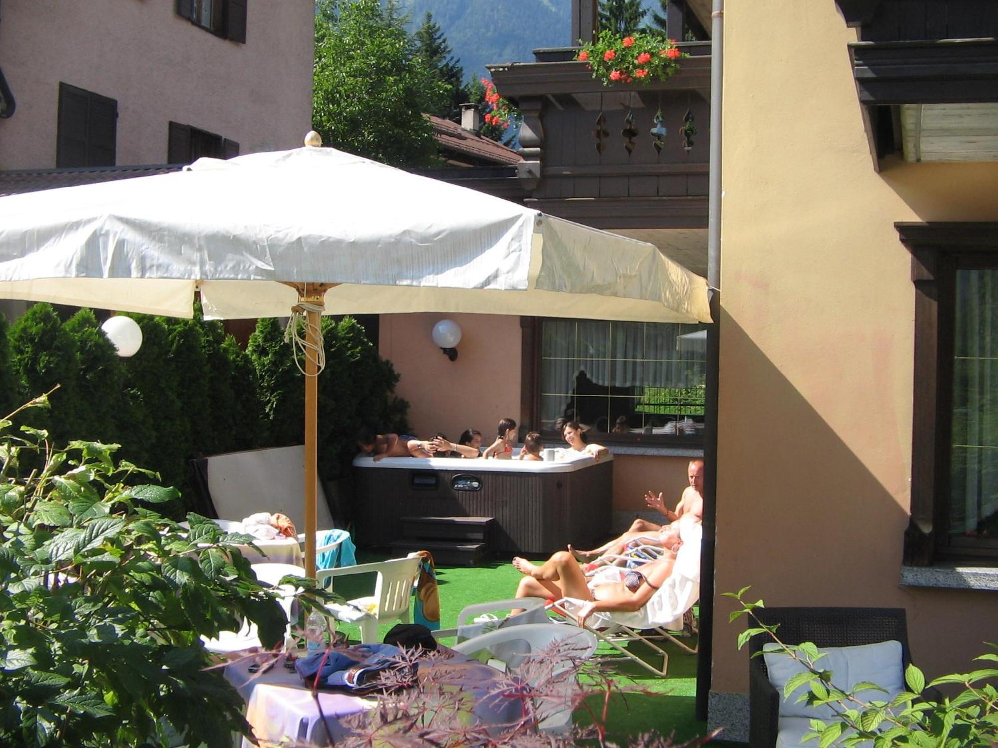 Hotel Binelli Pinzolo Kültér fotó
